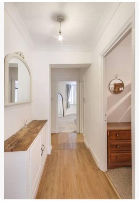 Central 2 Bedroom Garden Flat With Free Parking Royal Tunbridge Wells Exterior foto